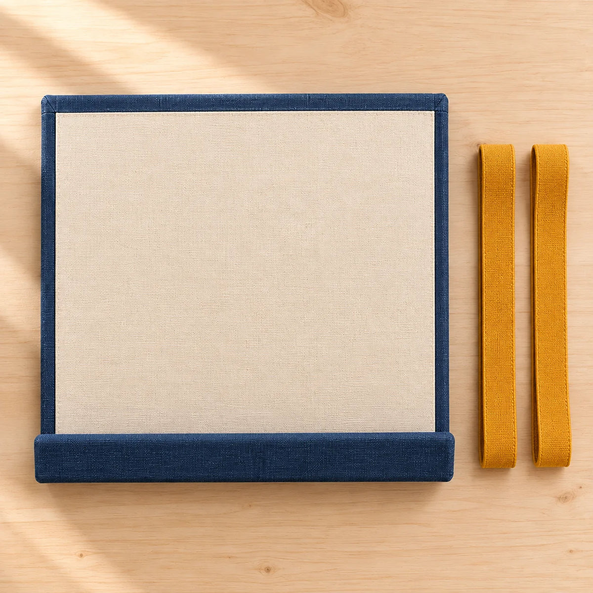 Fold-Up Pattern Page Stand — package contents