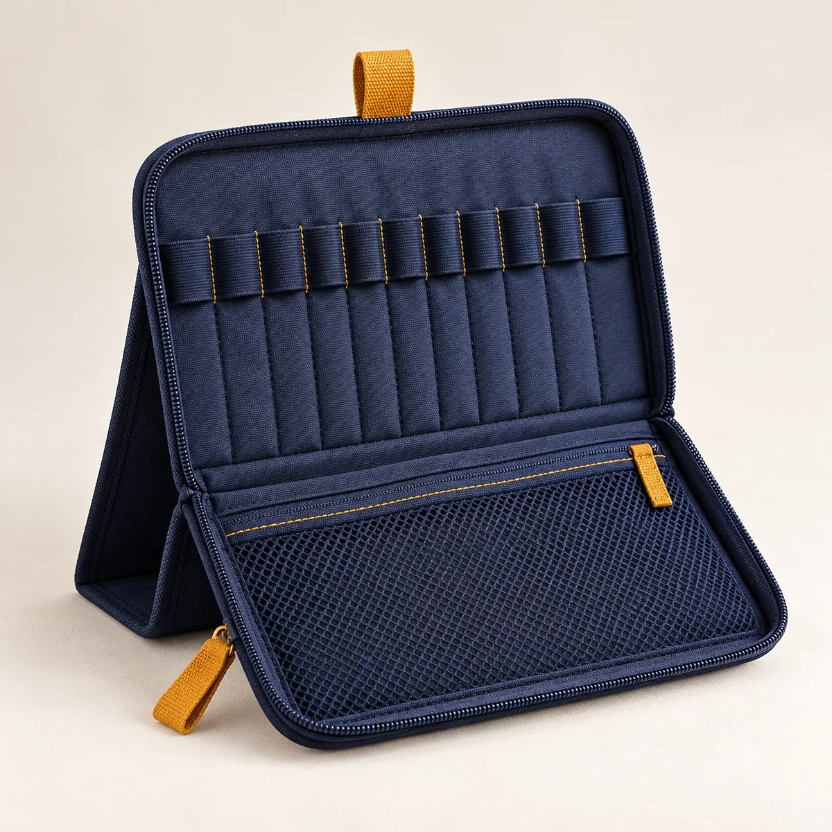 Stand-Up Crochet Hook Case — product view